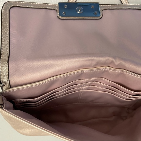 Coach brand leather small crossbody purse - Picture 5 of 6